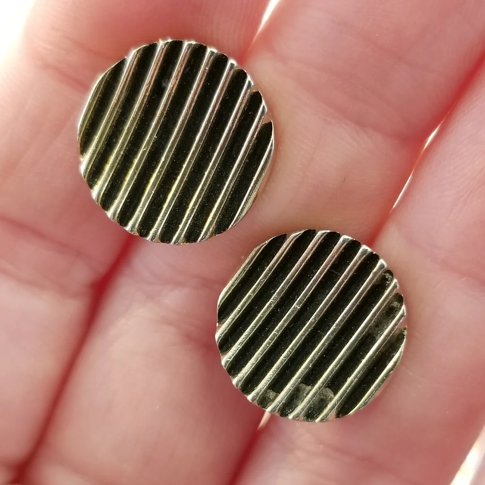 Vintage cuff links concave wavy ridged gold tone